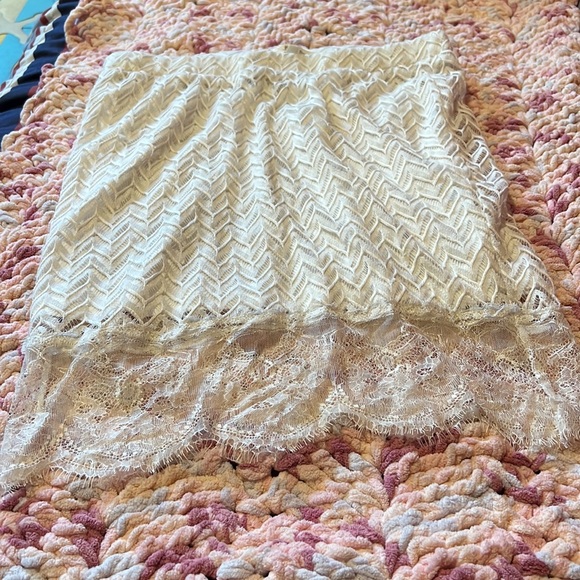 Delicate skirt - Picture 4 of 7